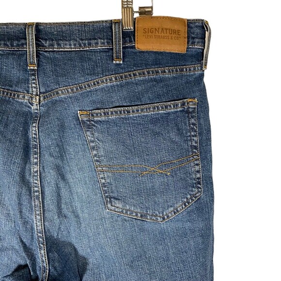 Levi Strauss Signature Blue Jeans Men's 38 x 32 Denim S67 athletic Fit Straight - Picture 9 of 11